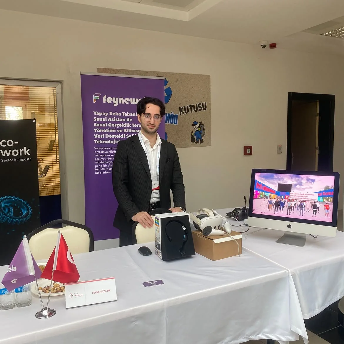 FeyneWeb standı: yapay zekâ tabanlı sanal gerçeklik terapi platformu tanıtımı